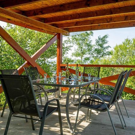 Panorama Apartmanhaz Esztergom Buitenkant foto