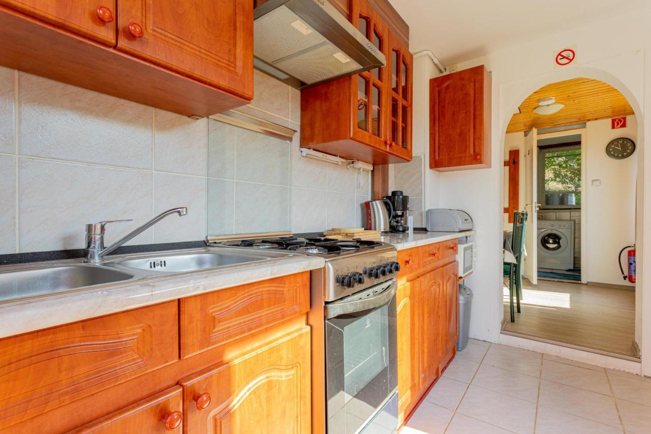 Panorama Apartmanhaz Esztergom Buitenkant foto