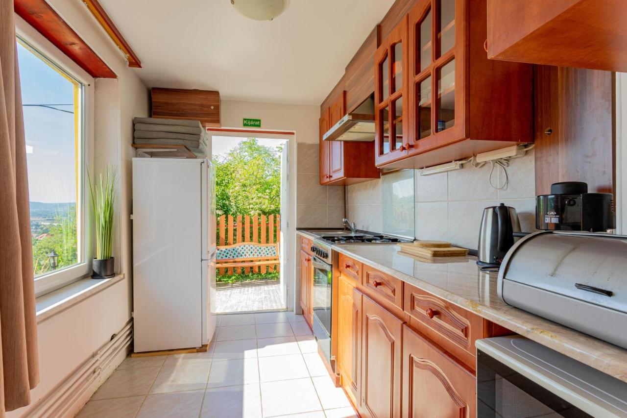 Panorama Apartmanhaz Esztergom Buitenkant foto