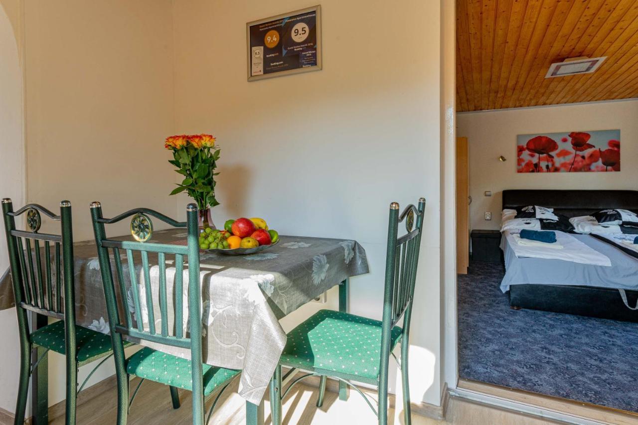 Panorama Apartmanhaz Esztergom Buitenkant foto