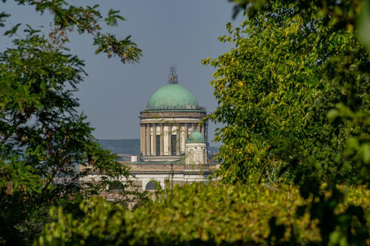 Panorama Apartmanhaz Esztergom Buitenkant foto